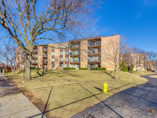 1103 S Hunt Club Dr APT 223, Mount Prospect, IL 60056