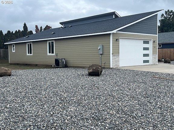 4th image of 332 Lolly Ln