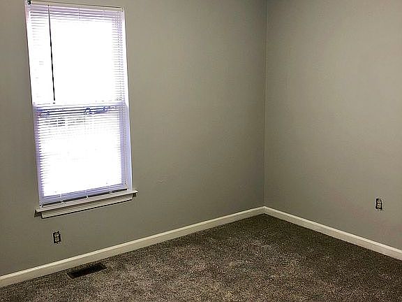 2nd image of 2990 Dalton Ln