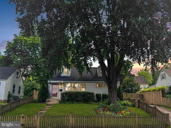 5th image of 6819 Westlawn Dr