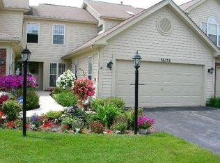 36132 N Springbrook Ln, Gurnee, IL 60031