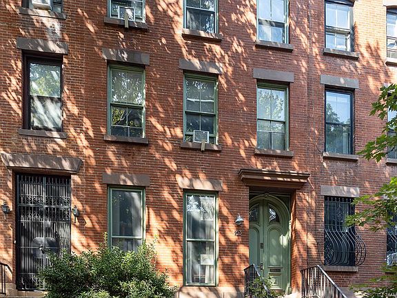5th image of 163 Bergen St Floor 1