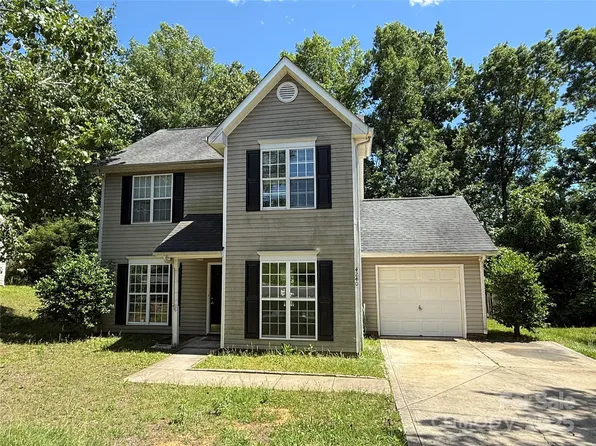 4240 Ladys Slipper Ln, Matthews, NC 28105
