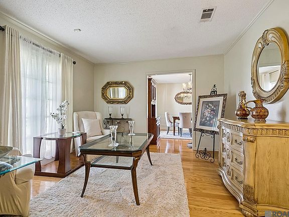 4th image of 12228 Excalibur Ave