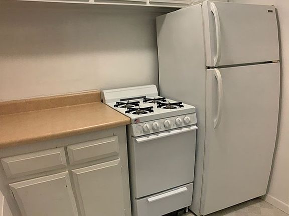 5th image of 220 E 57th St APT 12E