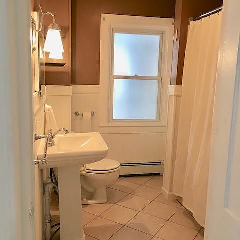 2nd image of 407 Main St
