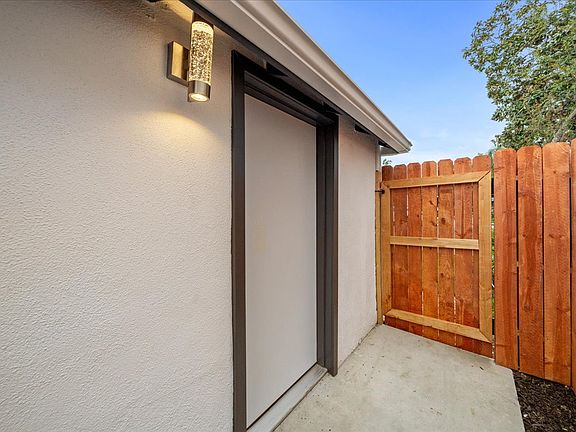 2nd image of 5813 Saloma Ave