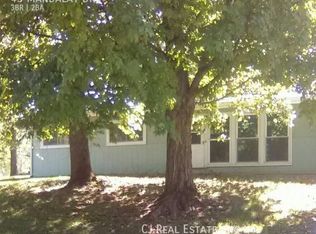 45 Mandalay Dr, Ballwin, MO 63021