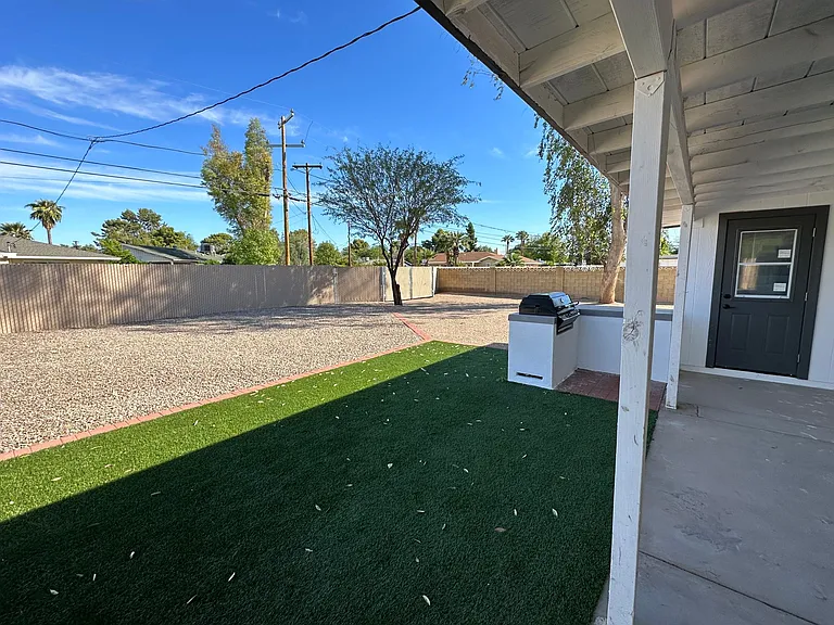 616 W 17th Pl — Photo 25