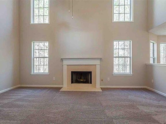 3rd image of 5613 Winchester Pl