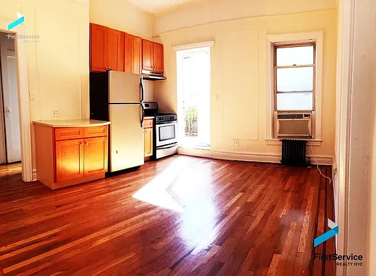 Rented by FirstService Realty (legacy) | media 14