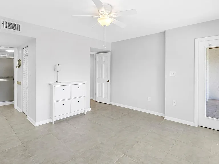 1320 Pasadena Ave S #203 — Photo 14