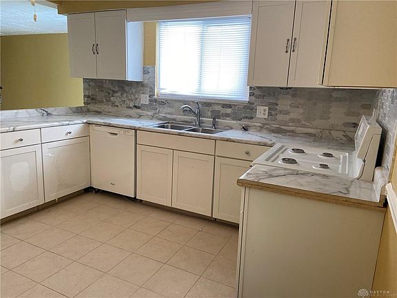 5th image of 4482 Berquist Dr
