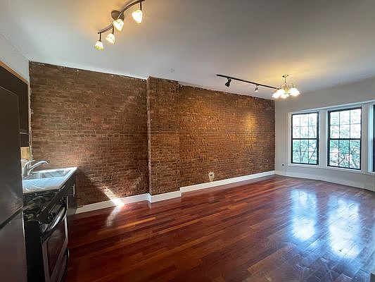 1st image of 365 Franklin Ave #3R