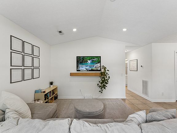 5th image of 6201 Louisiana Ave