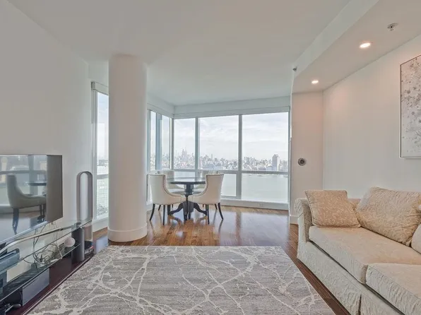 77 Hudson Street image 3 of 33