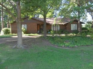 1000 Neville St, Mammoth Spring, AR 72401
