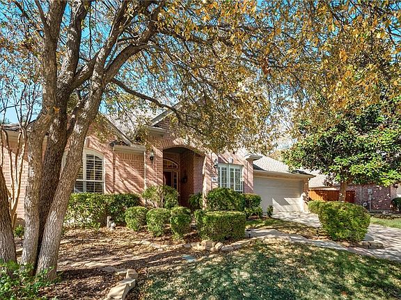 2nd image of 906 Lake Point Cir