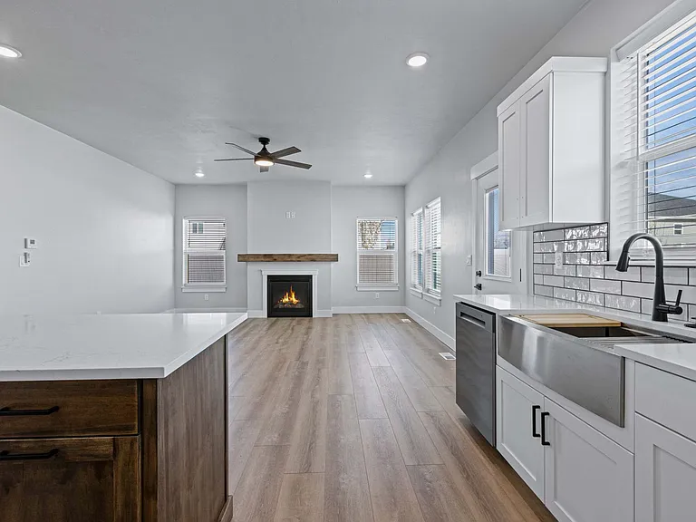 529 S Cutler Ave — Photo 10