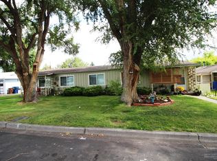 935 NW Elm Ave, Redmond, OR 97756