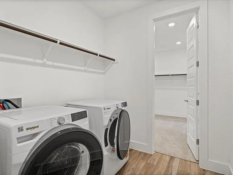 9704 Boathouse Dr — Photo 11