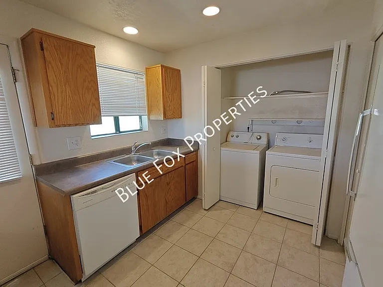 3318 E Bellevue St #B — Photo 7