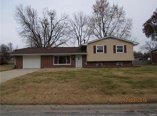 1220 Express Dr, Belleville, IL 62223