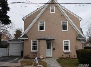 154 Lexington Ave, Oyster Bay, NY 11771