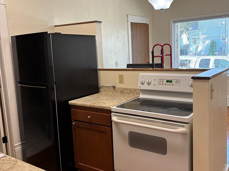 Kitchen (new black stove not yet installed)