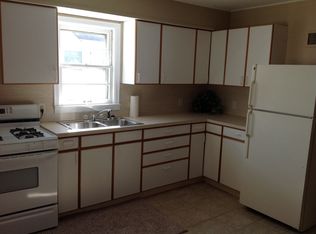 31 32nd St SW, Wyoming, MI 49548