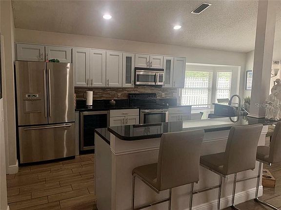 4th image of 5247 Alavista Dr
