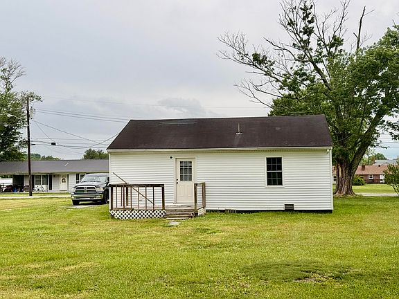 3rd image of 47 Holly Ln