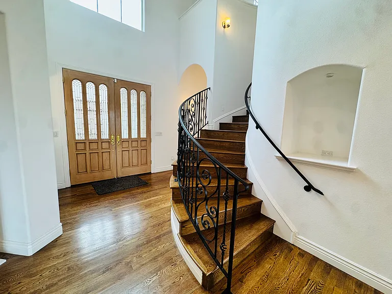 4690 Aberfeldy Rd — Photo 8