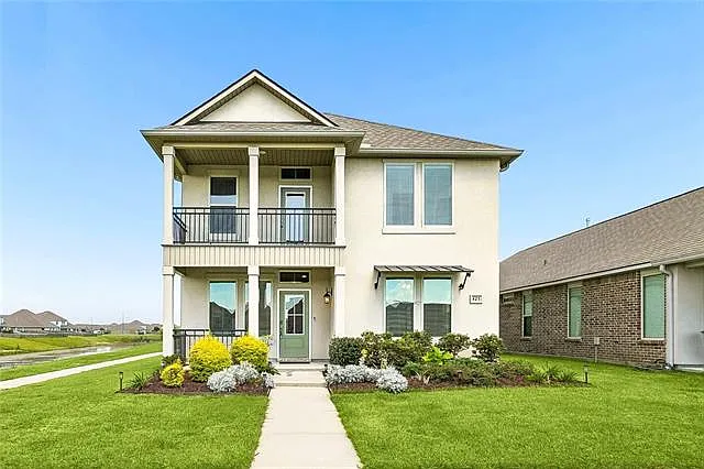 4 bed, 3.0 bath, 2484 sqft, $2,800 — Photo 1