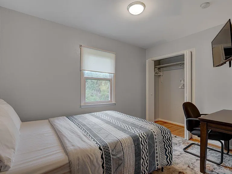2408 Shirley St — Photo 15