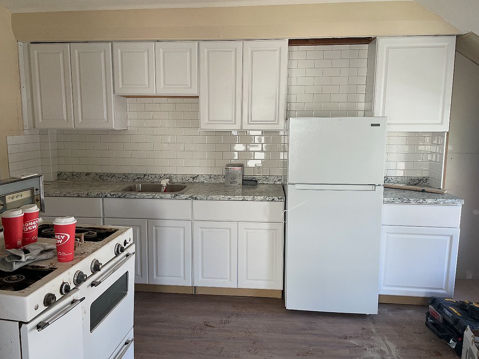 2nd image of 397 Rathbun St #2R