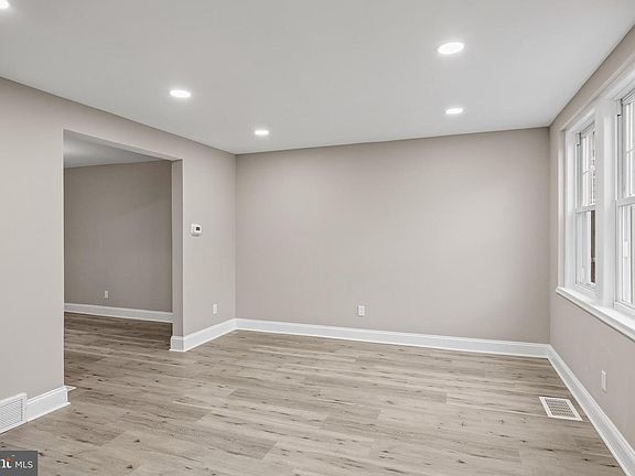 5th image of 1317 Argus Rd