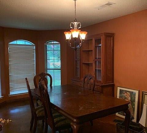 3rd image of 2611 Vistaview Dr