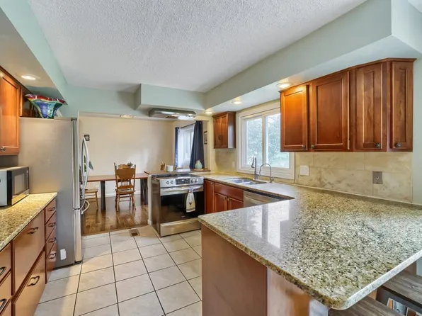 2003 Tamarack Ln, Burnsville, MN 55337