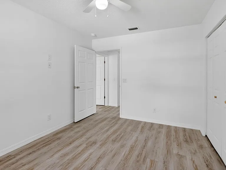 2206 S 34th St — Photo 28
