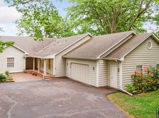 6 W Shore Rd, North Oaks, MN 55127