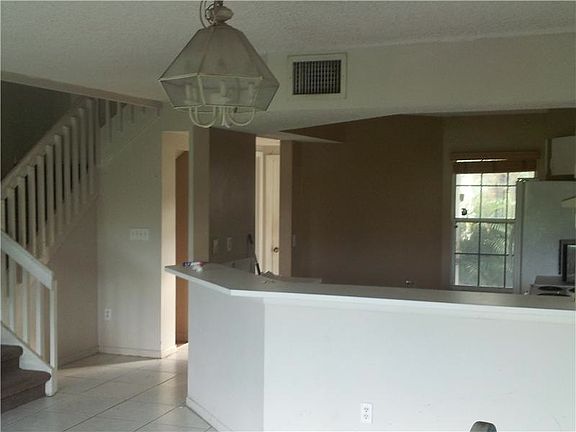 3rd image of 8153 Southgate Blvd