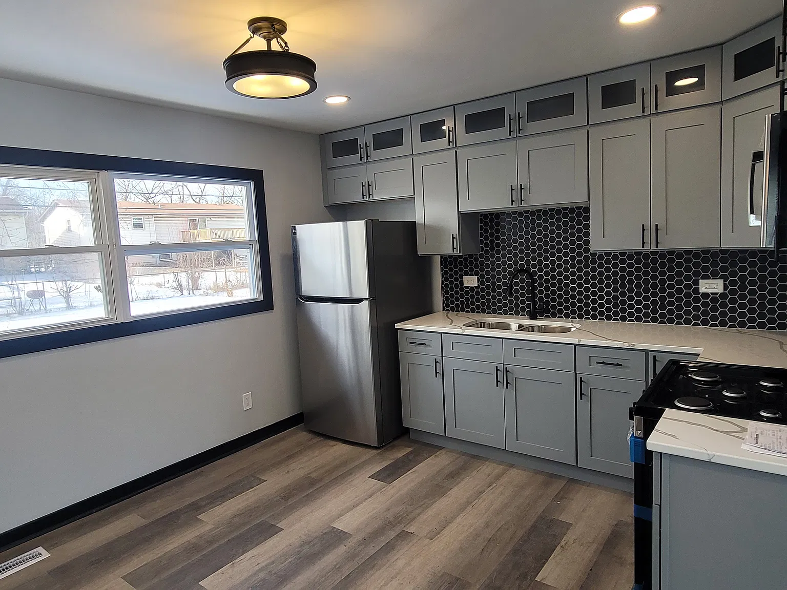 3 bed, 960 sqft, $1,900 — Photo 4