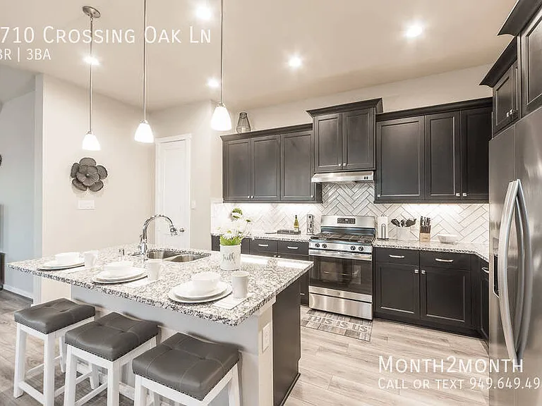 8710 Crossing Oak Ln — Photo 4