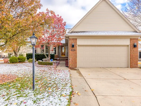 6955 Cross Creek Dr #136, Washington, MI 48094