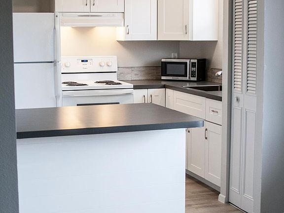 2nd image of 4210 Ironwood Cir APT 106J