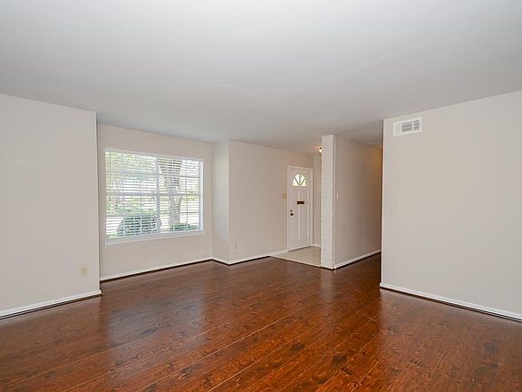 5th image of 10353 Briar Forest Dr
