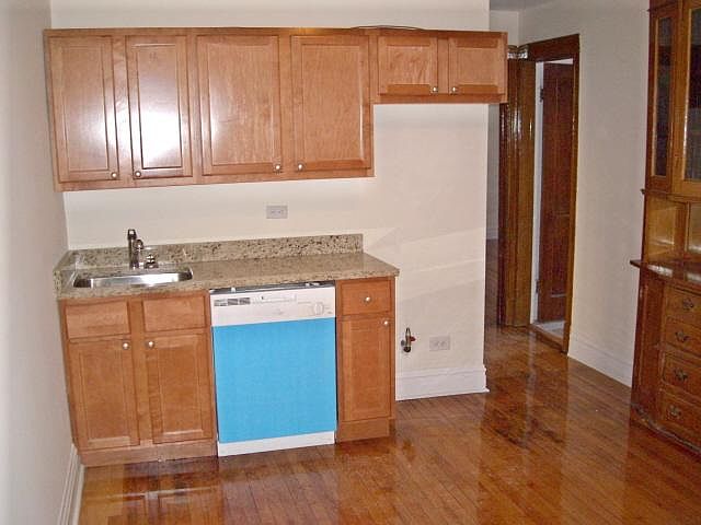 1st image of 846 N Hoyne Ave #1FR