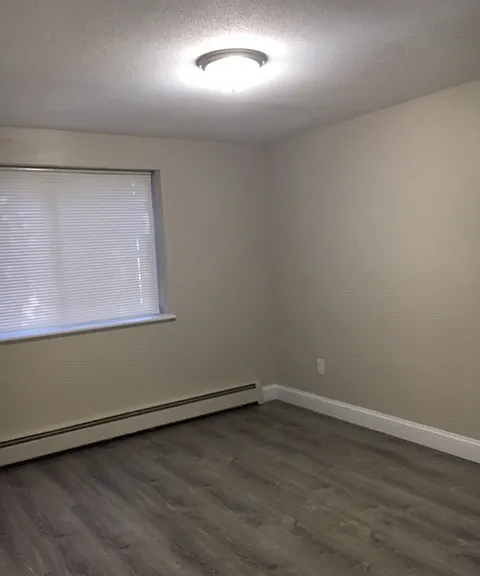 330 Simmonsville Ave #1B — Photo 3