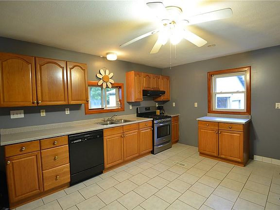 4th image of 309 Parker Pike